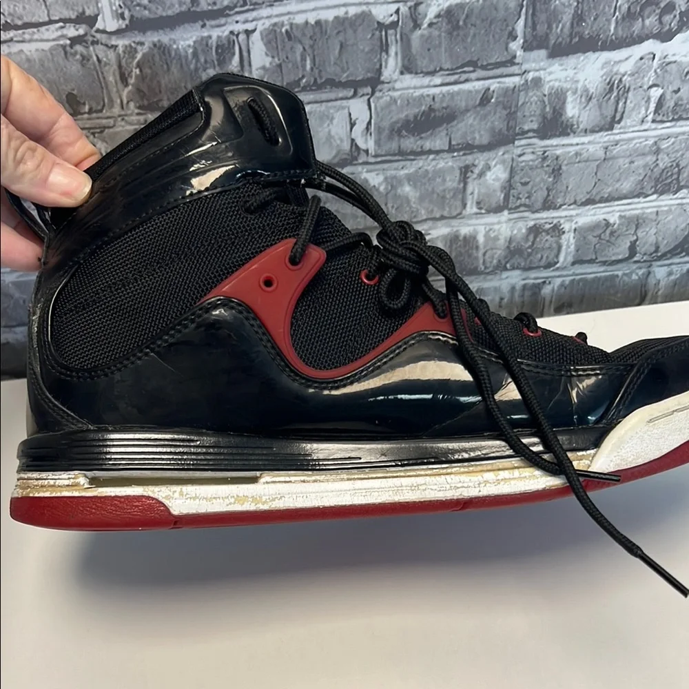 Jordan Men's Black‎ and Red Sneakers